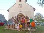 Grupurile româno franceze in fata bisericii noi din  Aspra