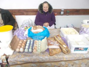 Lelea Maria Leşe, cu produse lactate la piaţă