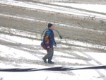 Hornarul Viorel Pop în drum spre gospodăriile  lăpuşenilor