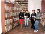 Participanţi la Simpozionul de la Biblioteca  orăşenească