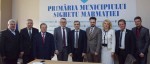 Diplomatul ucrainean, in mijlocul grupului, intre  primarul Sighetului si presedintele UUR