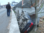 accident-rutier-o-soferita-a-plonjat-cu-masina-in-care-se-afla-si-o-fetita-0