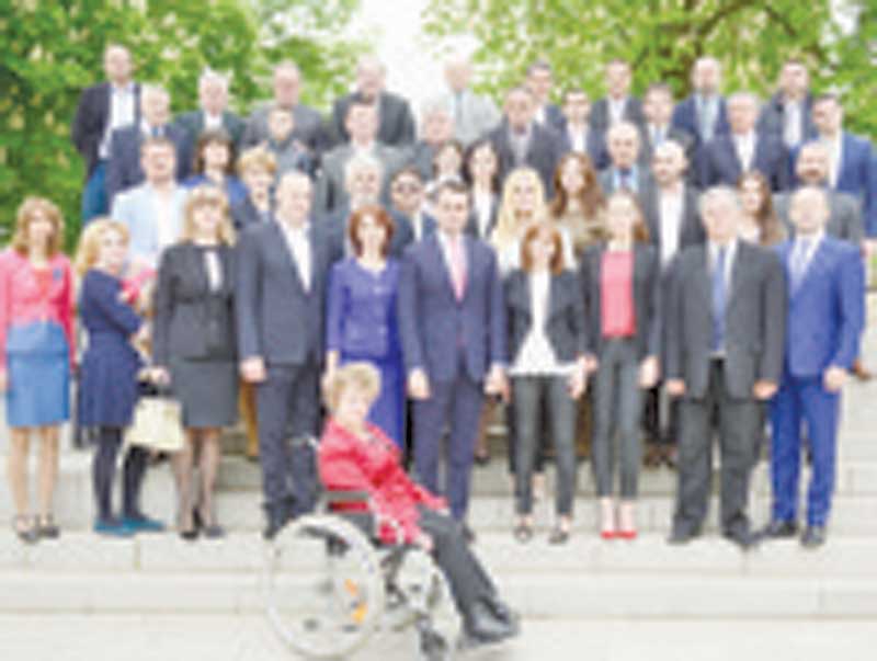 foto deschidere pagina 1