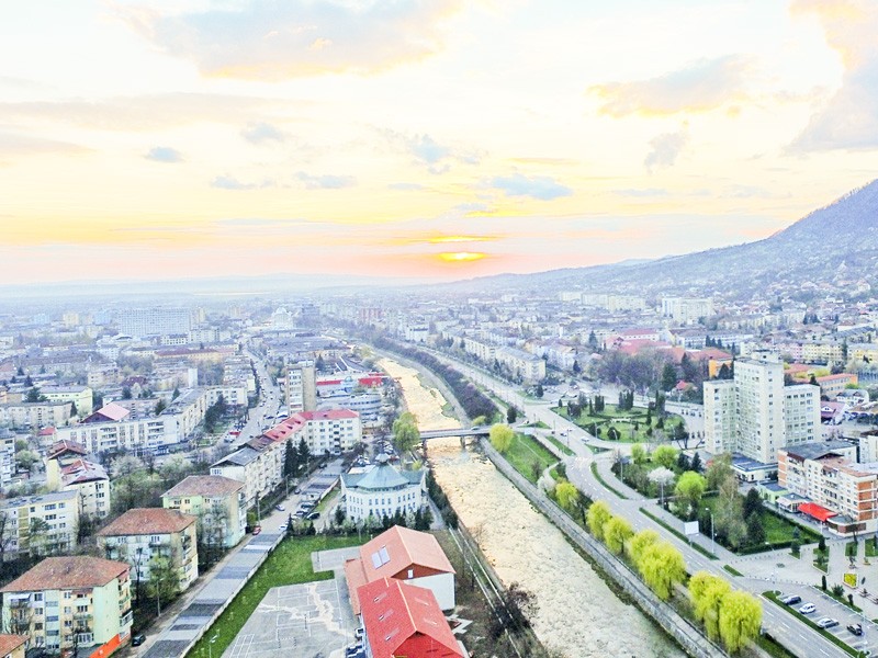 foto general colaj deschidere pag 1