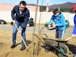 foto pag 3 graiul material actiune plantare