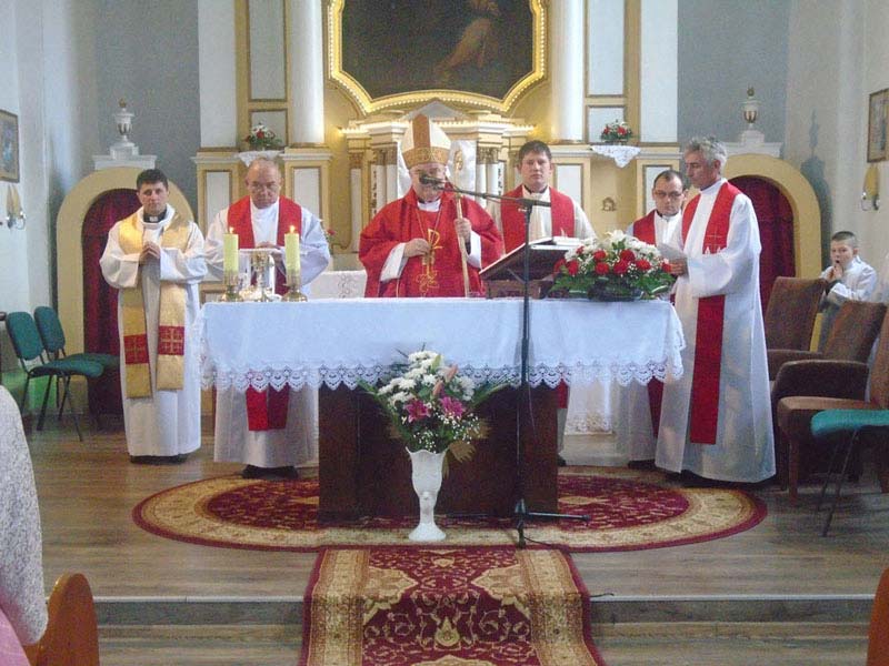 Excelenta-sa-in-mijloc-si-soborul-de-preoti - Graiul Maramureșului