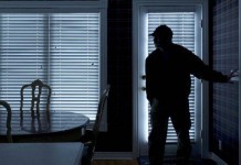 În Sighetu Marmaţiei, prins în flagrant în timp ce încerca să sustragă bunuri dintr-o locuinţă