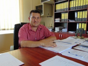 Sandu Ghiţă Muntean - secretarul primăriei din comuna Ariniş