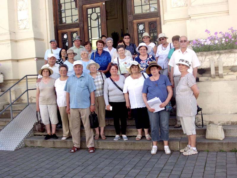 Parte-din-grupul-de-excursionisti-lapuseni
