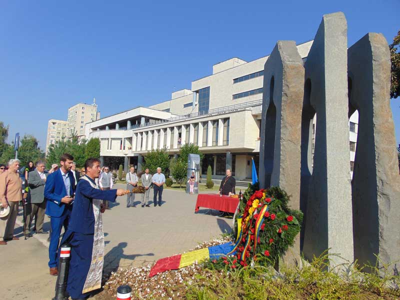 monument-detinuti-politici