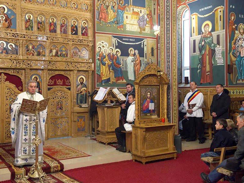 noul-iconostas-din-biserica-sfinta-cuvioasa-parascheva-din-libotin