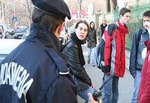 În Sighetu Marmaţiei, 10 elevi au fost depistaţi “chiulind” de la ore iar unii fumau în curtea liceelor