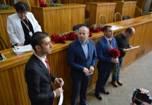 169 de elevi olimpici şi 135 de profesori au fost recompensaţi cu diplome şi bani