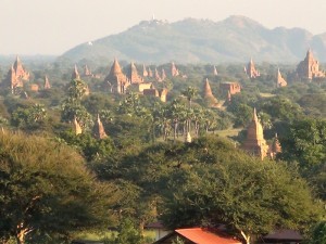 Bagan - câmpul pe care cresc... pagode!