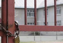 USR deschide curtea şcolii pentru comunitate