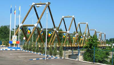 Podul-istoric-refacut-în-2008