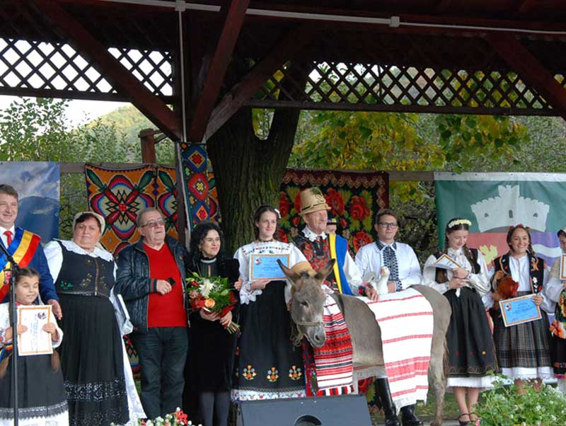 festival Premierea la ediţia 2016 a festivalului din Cicîrlău. Ediţia 2017 va avea loc sâmbătă şi duminică, 21 şi 22 octombrie 2017. Înscrierea concurenţilor continuă, tel. 0720-012524, Nicolae Sabău