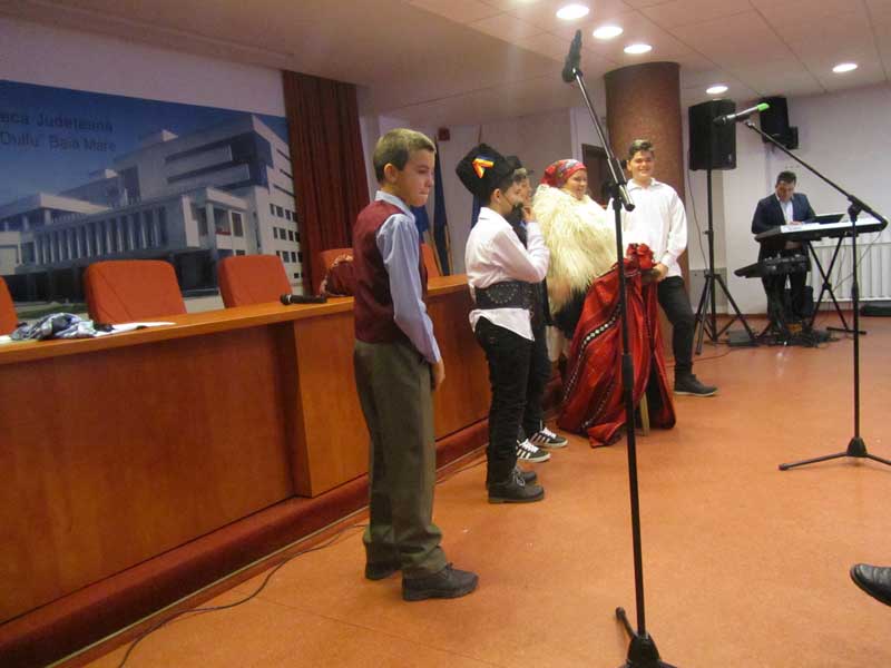 Colinde-şi-scenete-de-Crăciun,-din-lumea-satului-