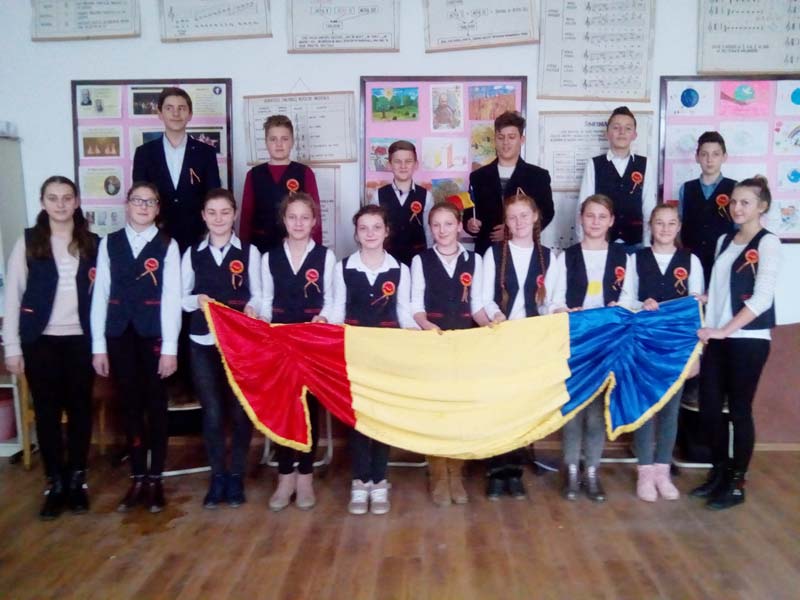 Ziua-Naţională-la-Rona-de-Sus-şi-Liceul-“T.-Sevcenko”