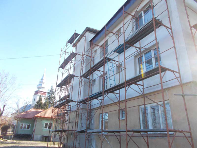 Aspect-de-la-reabilitarea-blocului--din-Cernesti