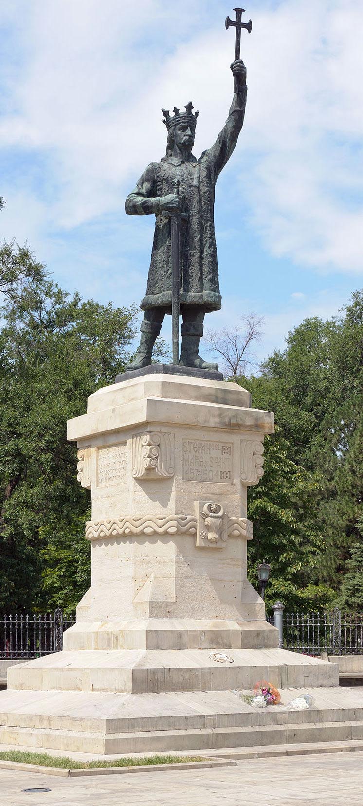 Chisinau_Stefan_cel_Mare_monument