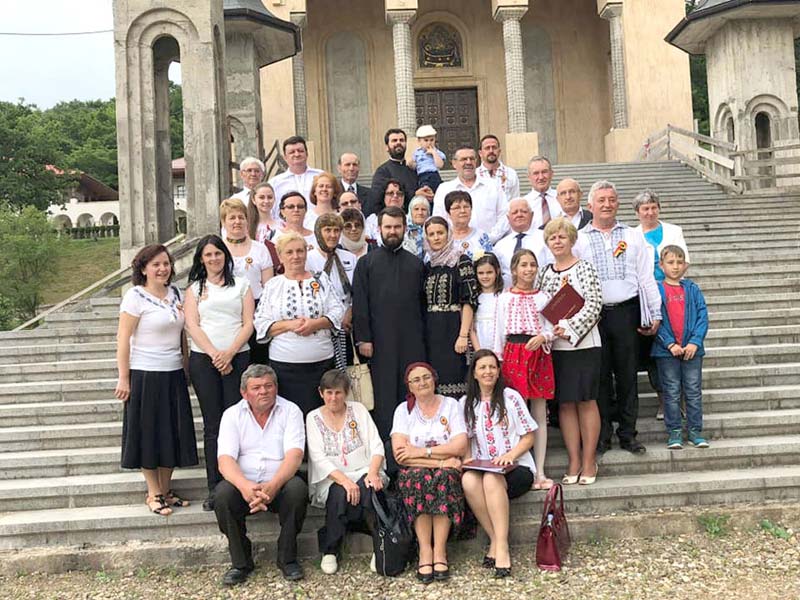 Corul-Armonia-la-Mănăstirea-Nicula