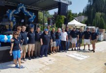 Conducerea UACE împreună cu angajaţii care lucrează de 10 ani în companie