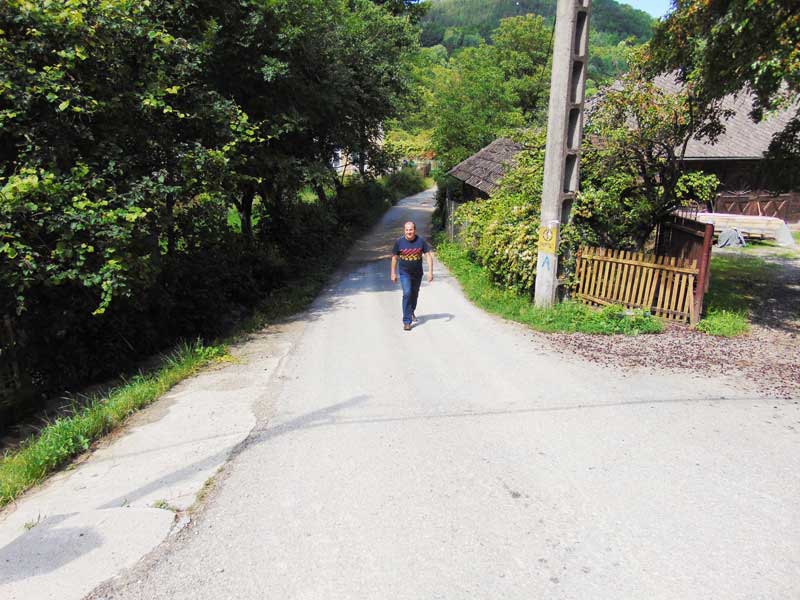 Soluţie-viabilă-pentru-canalizare-în-Valea-Chioarului2 Diferenţe mari de nivel între uliţele satului