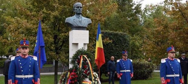 monument Iuliu Maniu5