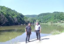Lacul Pe Chei (viceprimarul Ovidiu Boţ şi paznicul Adrian Ghiran)