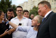 Motivele pentru care românii semnează în număr mare pentru candidatura lui Iohannis. GALERIE FOTO (P)