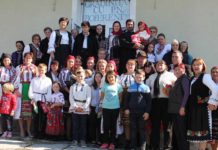 Cinstirea preoților și învățătorilor satului la Boiereni, în Țara Lăpușului