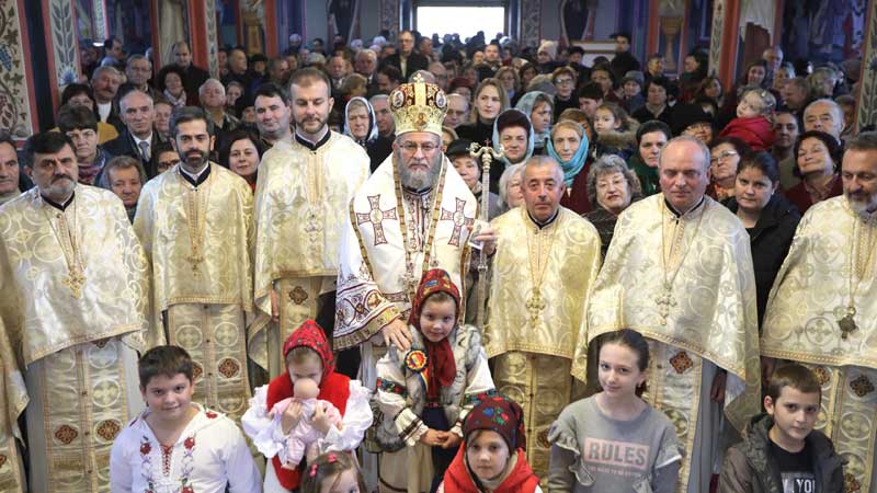 Sfânta-Liturghie-Arhierească-de-hram-la-biserica-„Sfântul-Apostol-Andrei”-din-Baia-Mare