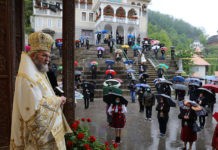Sfânta Liturghie Arhierească la Mănăstirea Rohia