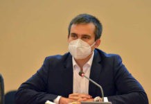 Minciuna nobilă