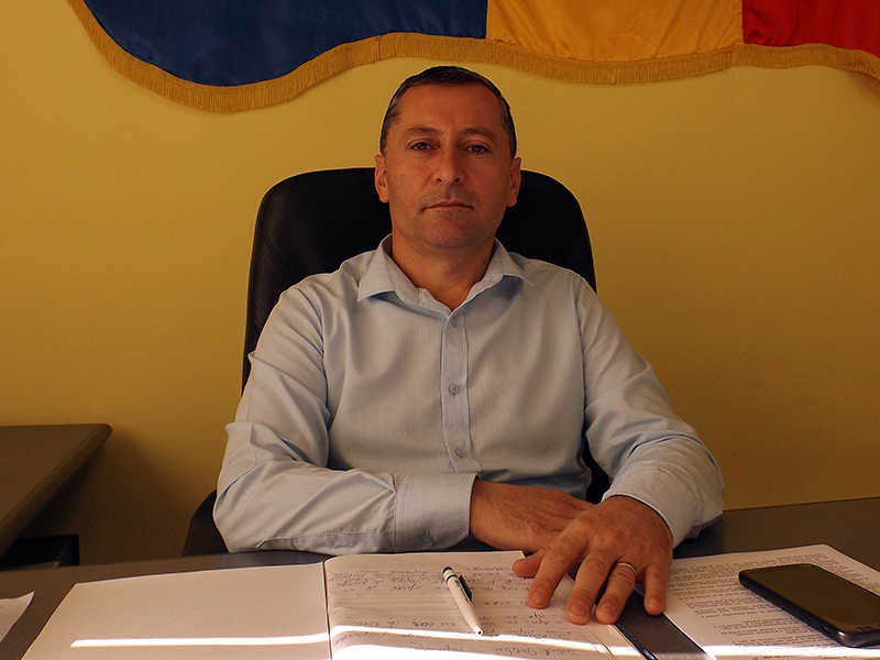 primar calinesti