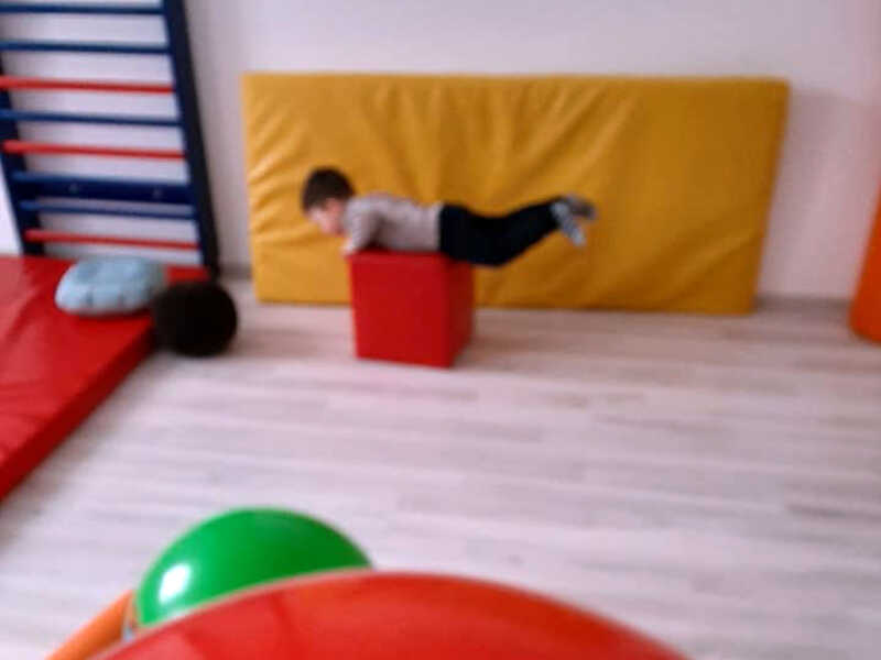 kineto esperando