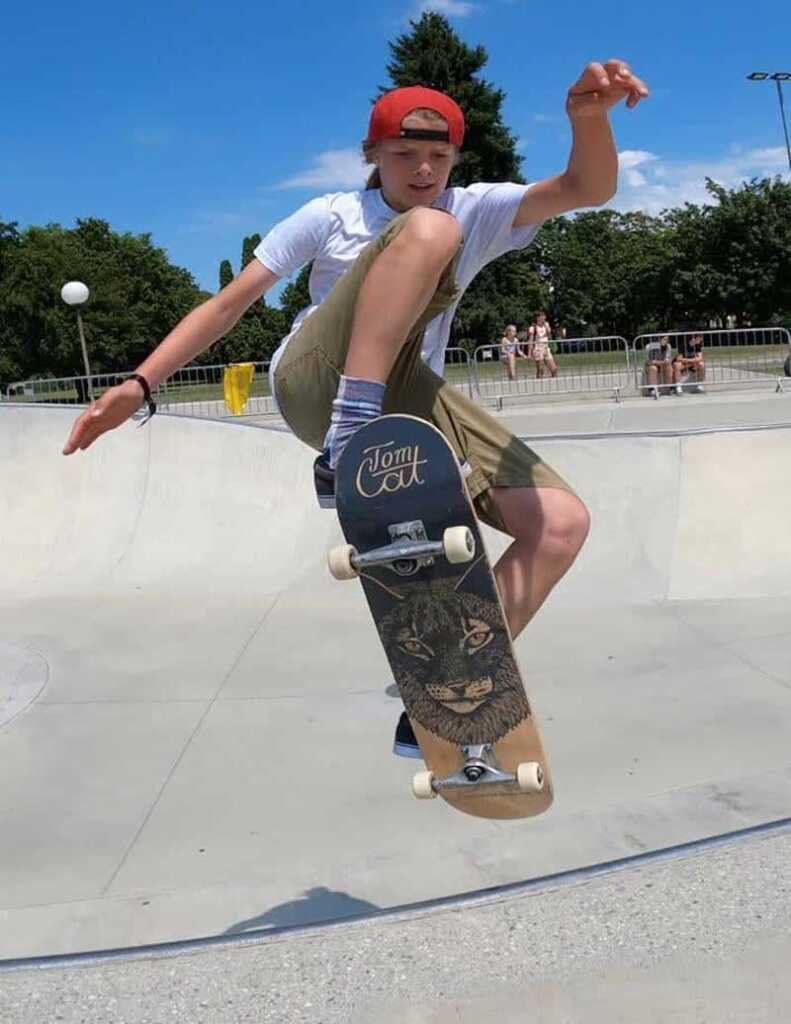 skateboard