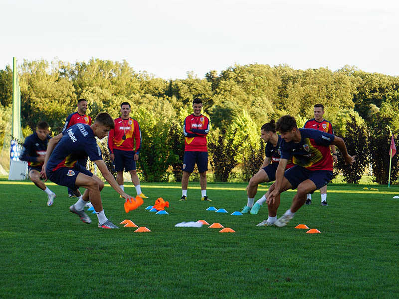 u21
