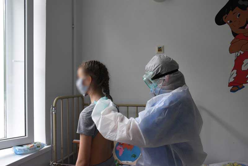 copil-cu-coronavirus