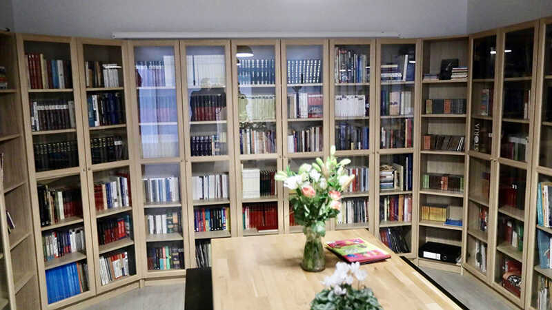 Biblioteca carti