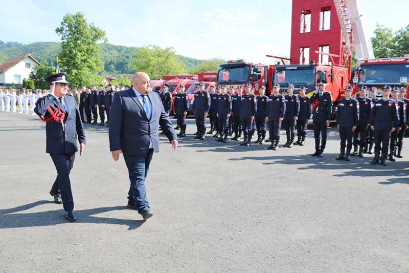 ISU---48-de-tineri-au-depus-jurământul-