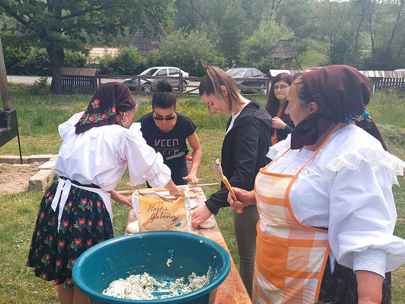muzeul satului -copii