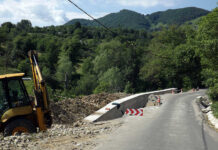 Drum rupt la Glod, pe linia spre Poienile Izei