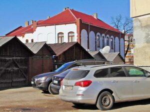 sighet-baraci-garaje-intre-blocuri