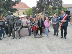 Statuie-centru