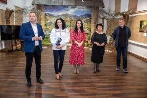 Vernisaj Oamenii satelor