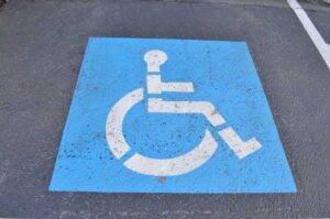 locuri-parcare-handicap