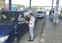 Autoturism cu documente false, oprit la intrarea în țară