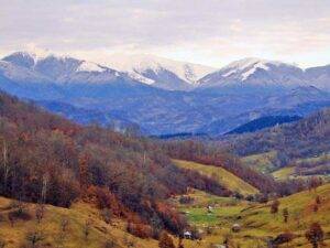 muntii-MM-cu-toamna-iarna
